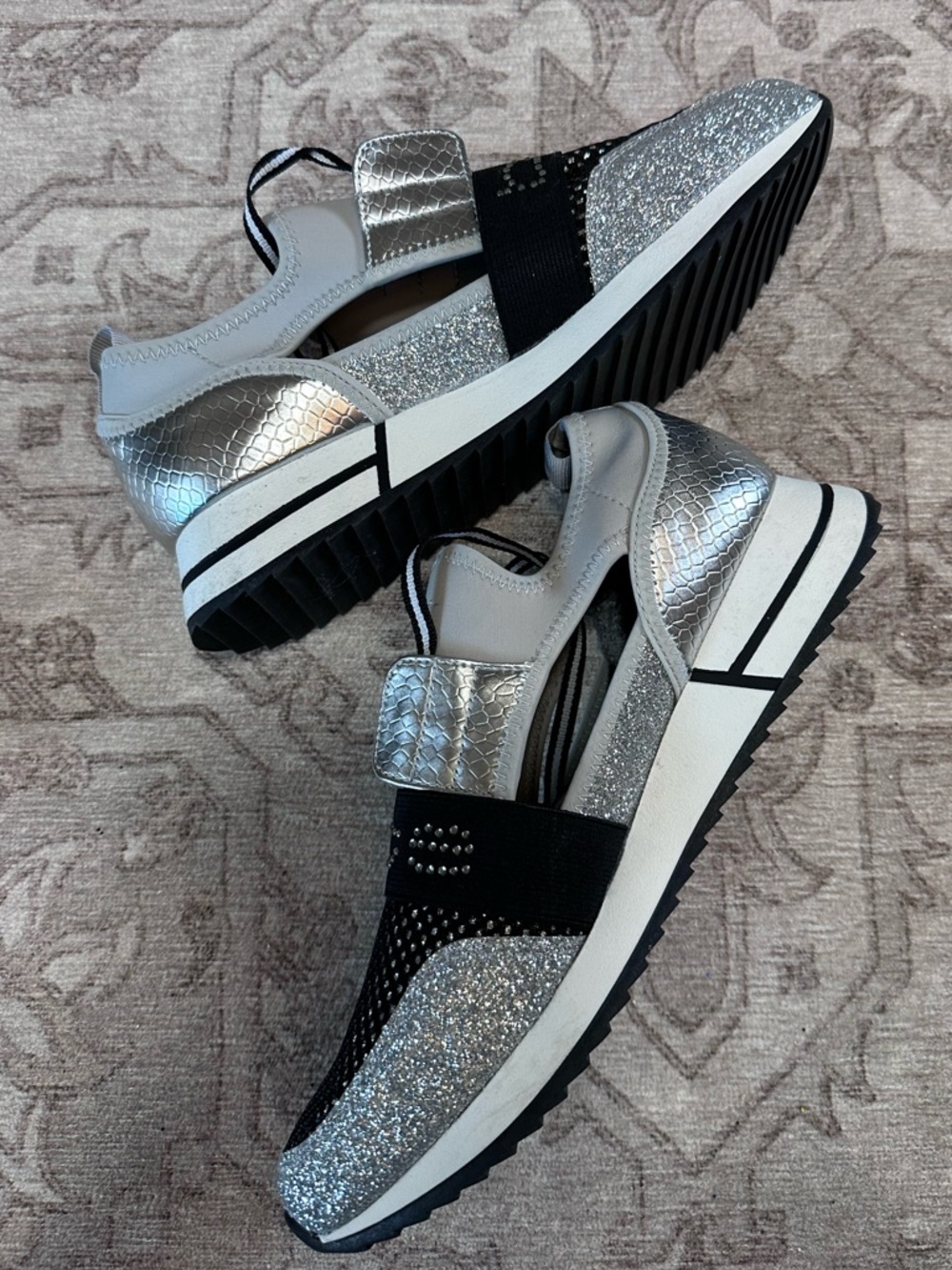 Bebe Brienna CutOut Sneakers - Picture 2 of 5